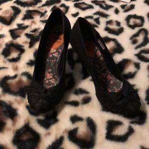 Women’s heels. Black size 7. Like new